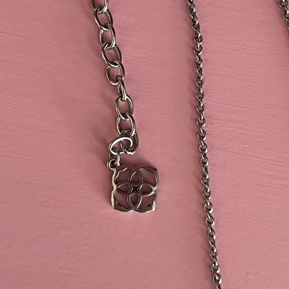 Kendra Scott Elisa silver/mop necklace - Picture 4 of 4